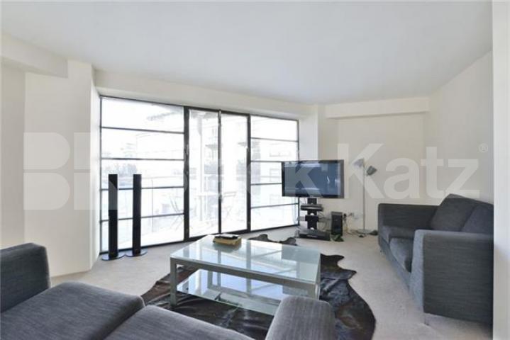 			STUNNING APARTMENT IN A PORTED DEVELOPMENT IN KING'S CROSS, 2 Bedroom, 1 bath, 1 reception Apartment			 Ice Wharf, KINGS CROSS